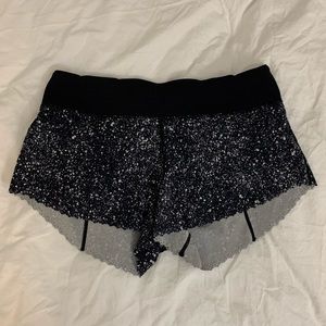 Lululemon black splatter patten running shorts